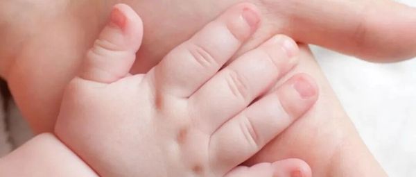 别人说她怀不上，如今她每晚七点半在朋友圈晒娃……